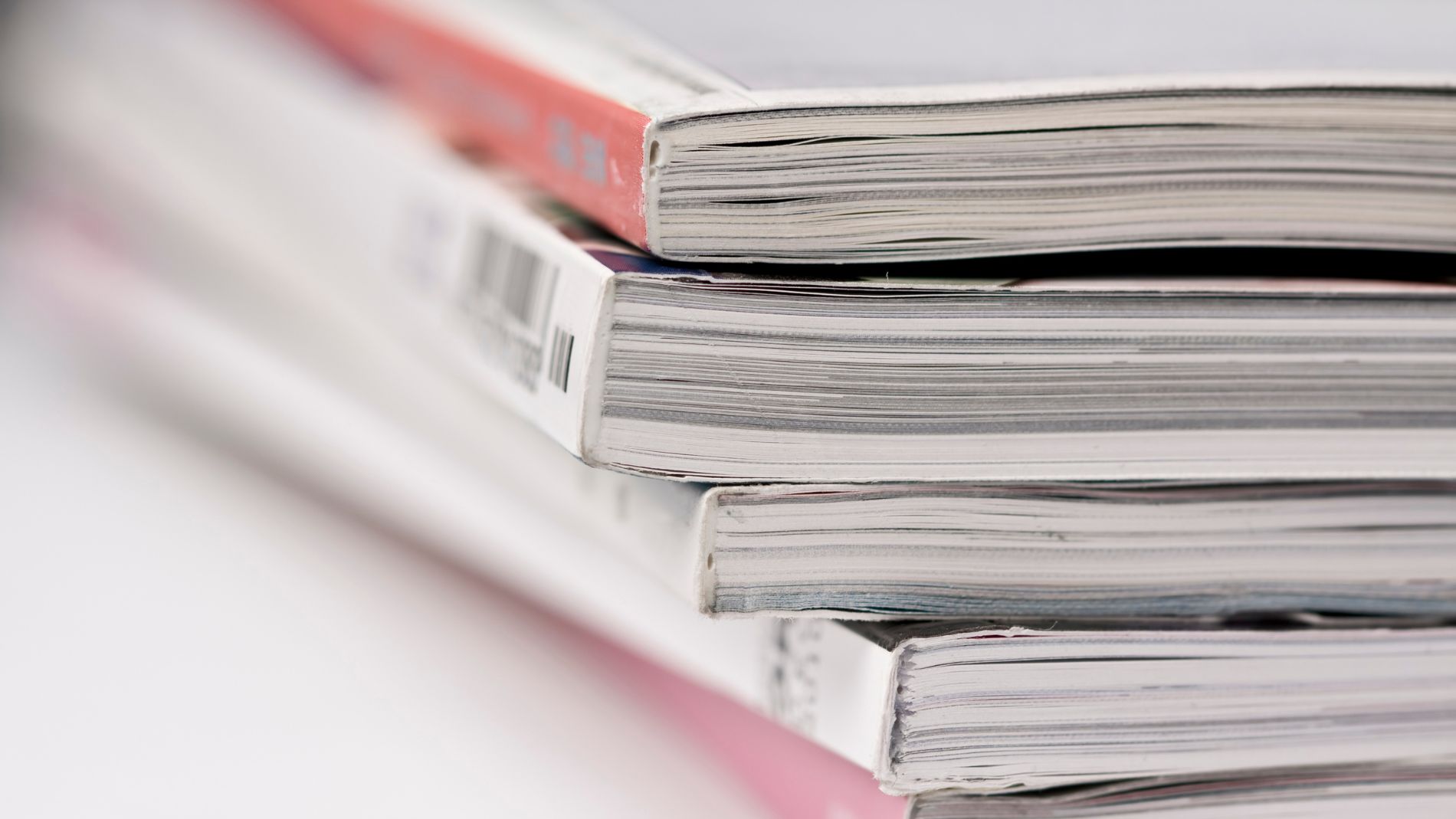 Zeitschriftenstapel