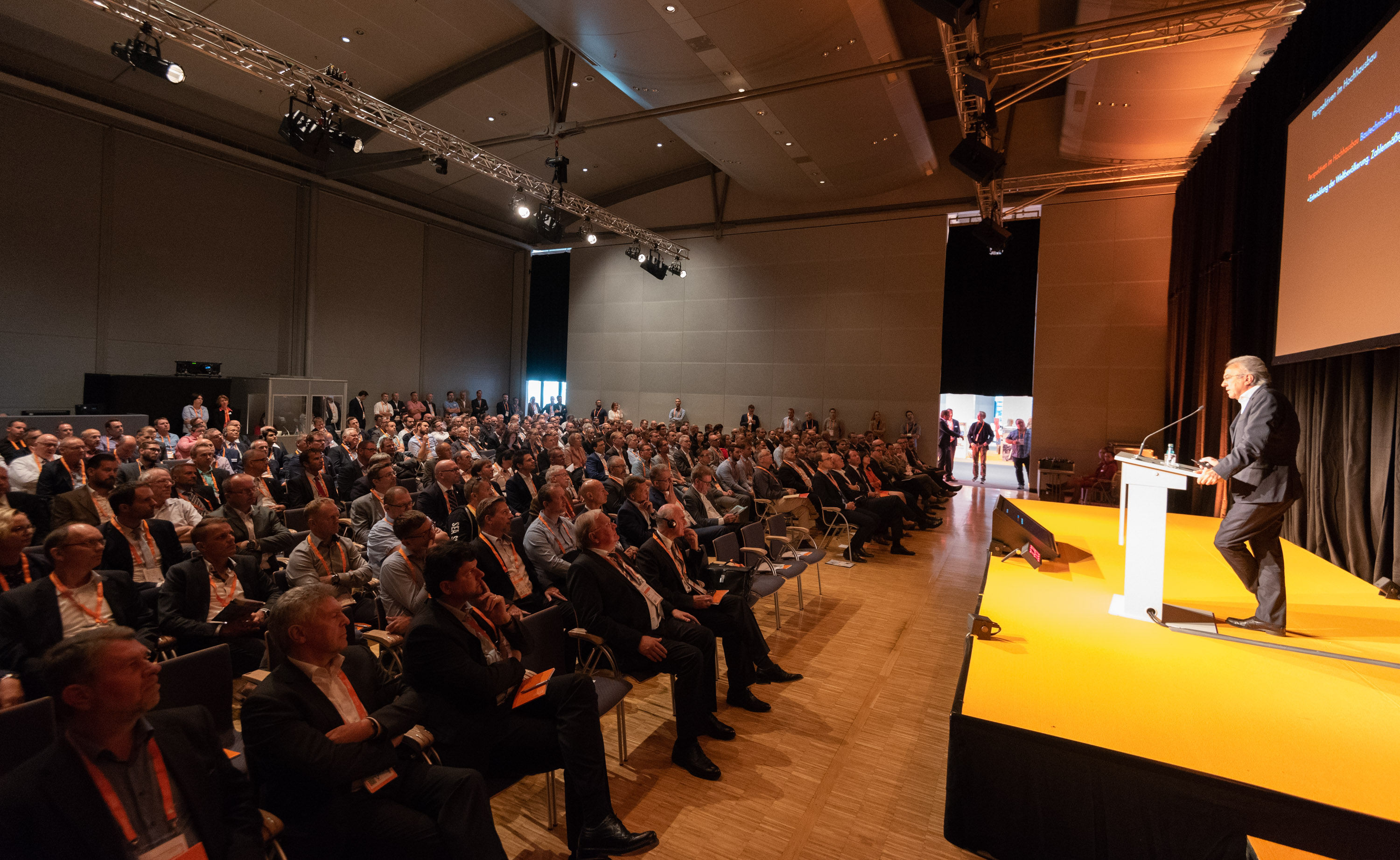 E2 Forum Frankfurt 2018: Forum of innovations, stimuli and contacts  for 420 experts of vertical-horizontal mobility in the buildings of  tomorrow. (Source: Messe Frankfurt GmbH / Sandra Gätke)