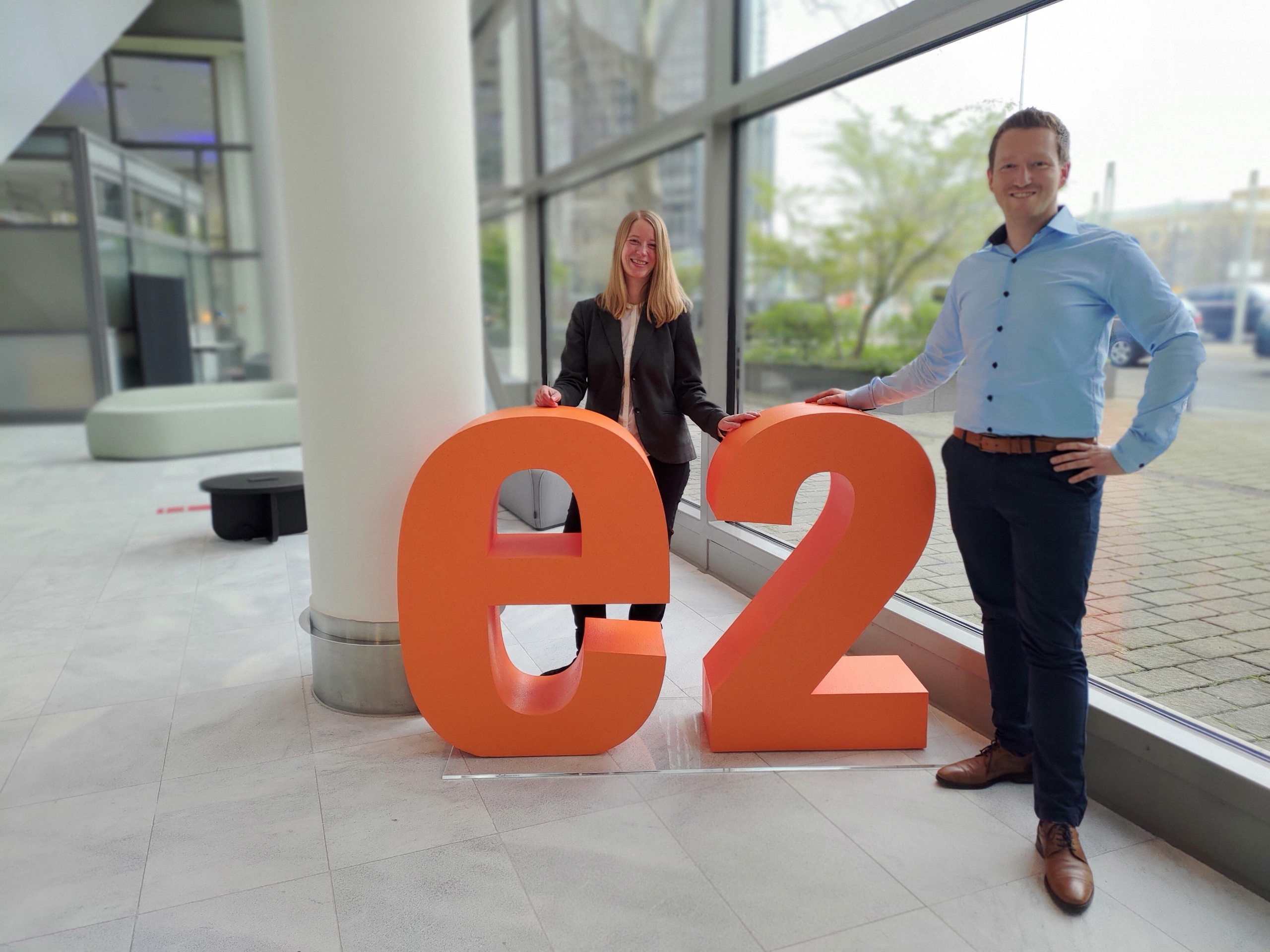 Das Management hinter dem E2 Forum und seinen Brand-Events weltweit:  Kerstin Horaczek, Bereichsleiterin Technology Shows, und Christopher Enders,  Leiter Brand Management E2 Forum.