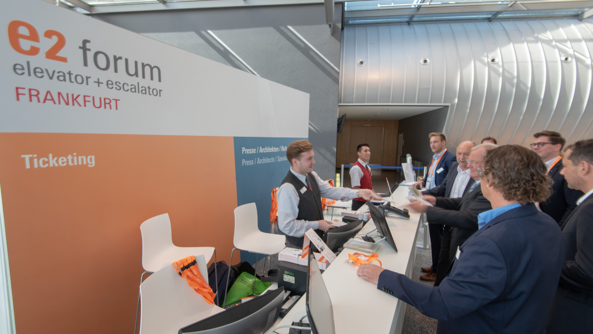 Am 21. und 22 September 2022 findet das E2 Forum Frankfurt statt: Innovations-forum für Aufzug- und Fahrtreppentechnologie – Ort für den Dialog von Anlagen-betreibern, Gebäudeplanern und -managern mit der Industrie. (Quelle: Messe Frankfurt I Marc Jacquemin)