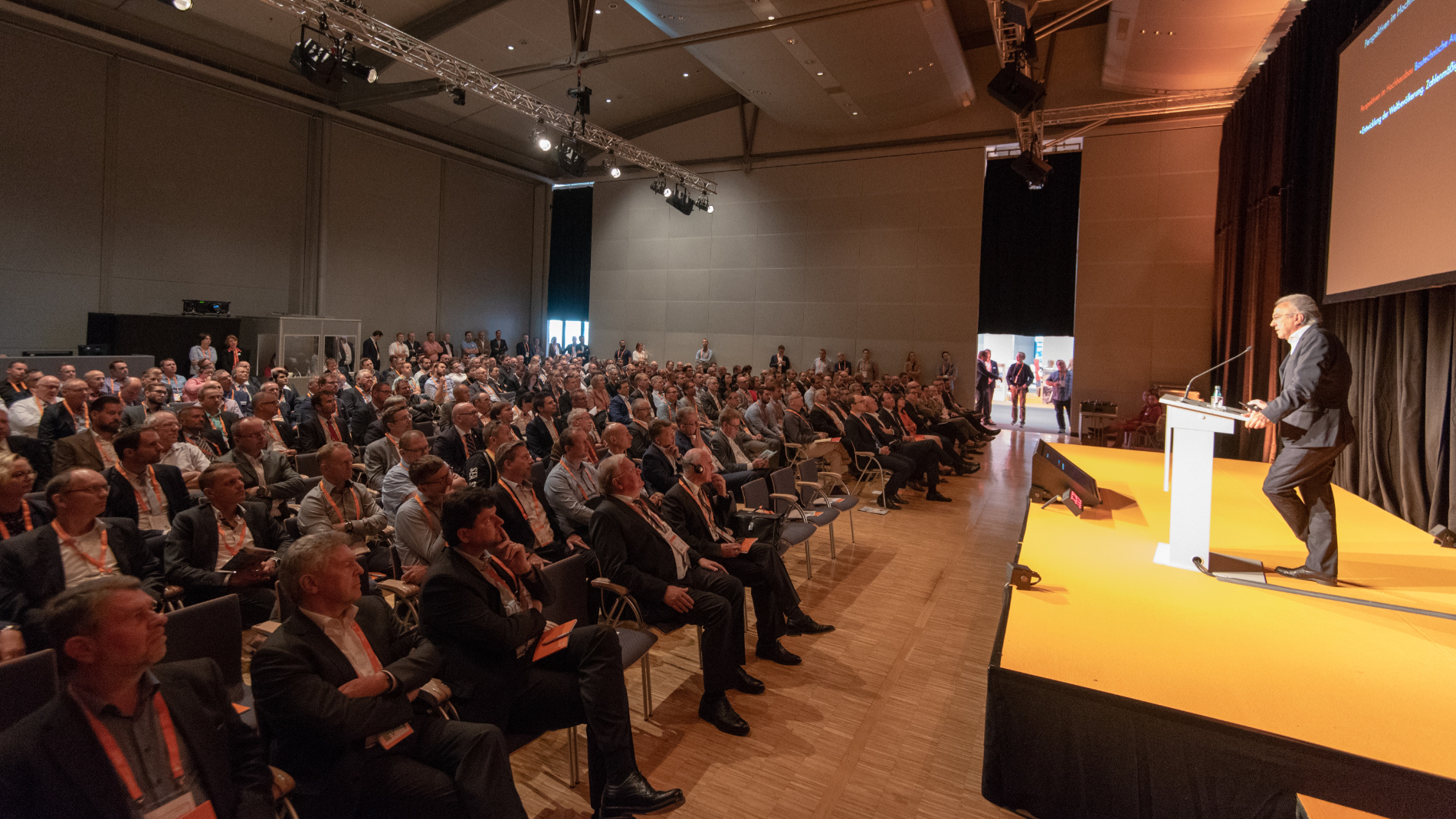 E2 Forum offers more than 40 lectures and discussion panels on opportunities for buildings of today and tomorrow. (Source: Messe Frankfurt / Sandra Gätke)
