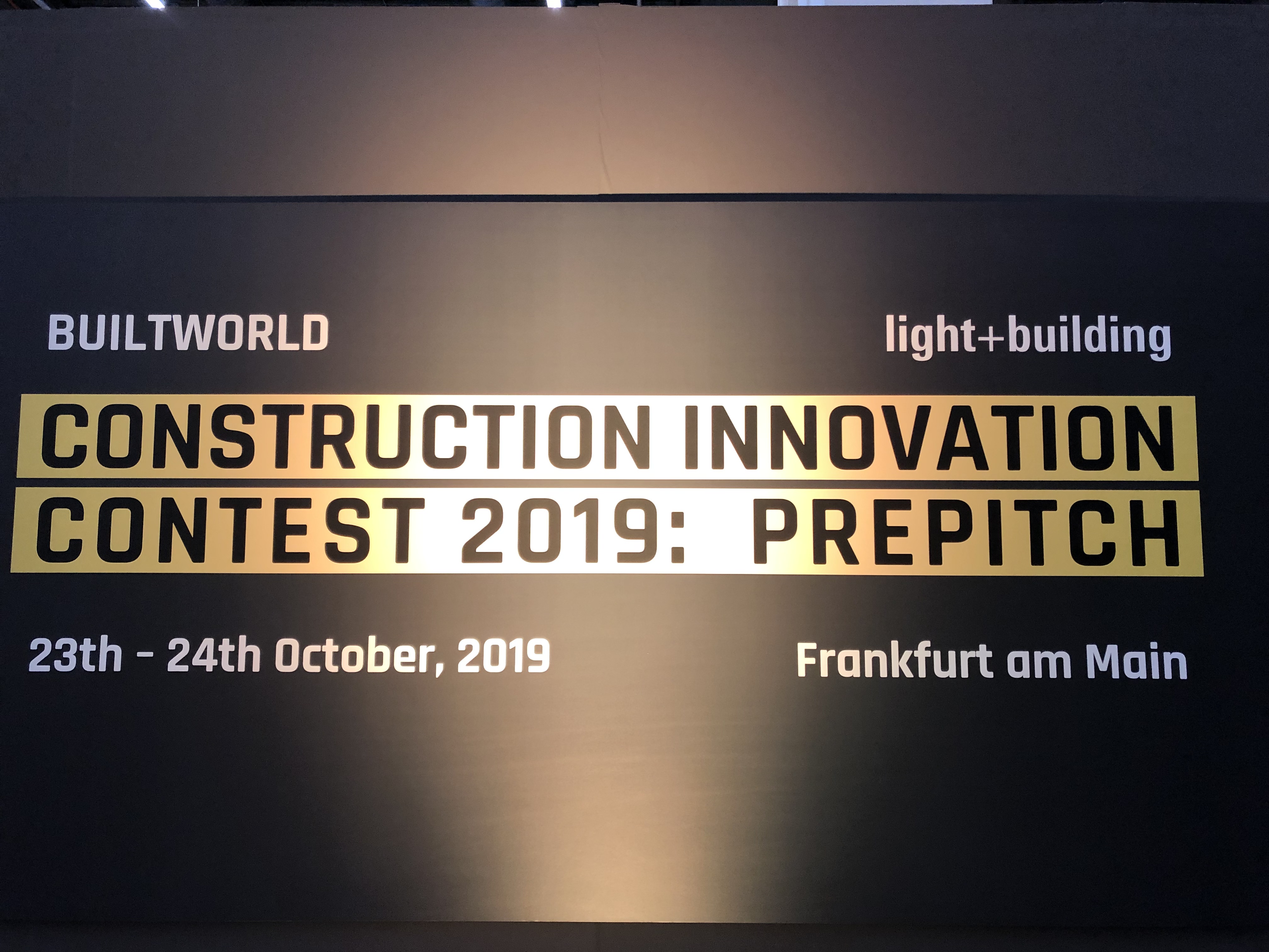 In hall 9.0 of Messe Frankfurt, the two-day prepitch of the construction and real estate industries on 23 and 24 October 2019 brought 25 of the original 350 applicants into the next competition round –  the finals at Light + Building in March 2020.