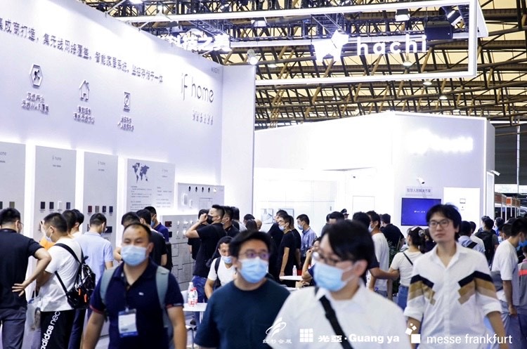 Both visitors and exhibitors took advantage of the Shanghai Intelligent Building Technology, Shanghai Smart Home Technology and Parking China trade fairs to enjoy the irreplaceable benefits of personal encounters. Source: Messe Frankfurt Hong Kong Ltd.