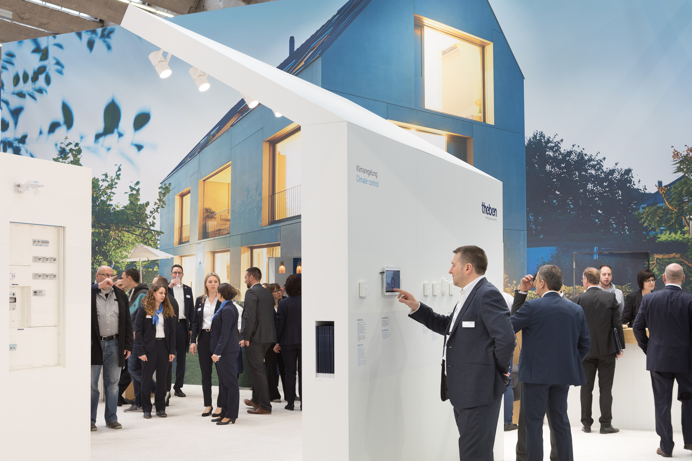Smart Living: die Aussteller vernetzen die unterschiedichen Anwendungen in Energiemanagement, Mobilität, Smart Building und Smart City auf der Light + Building.